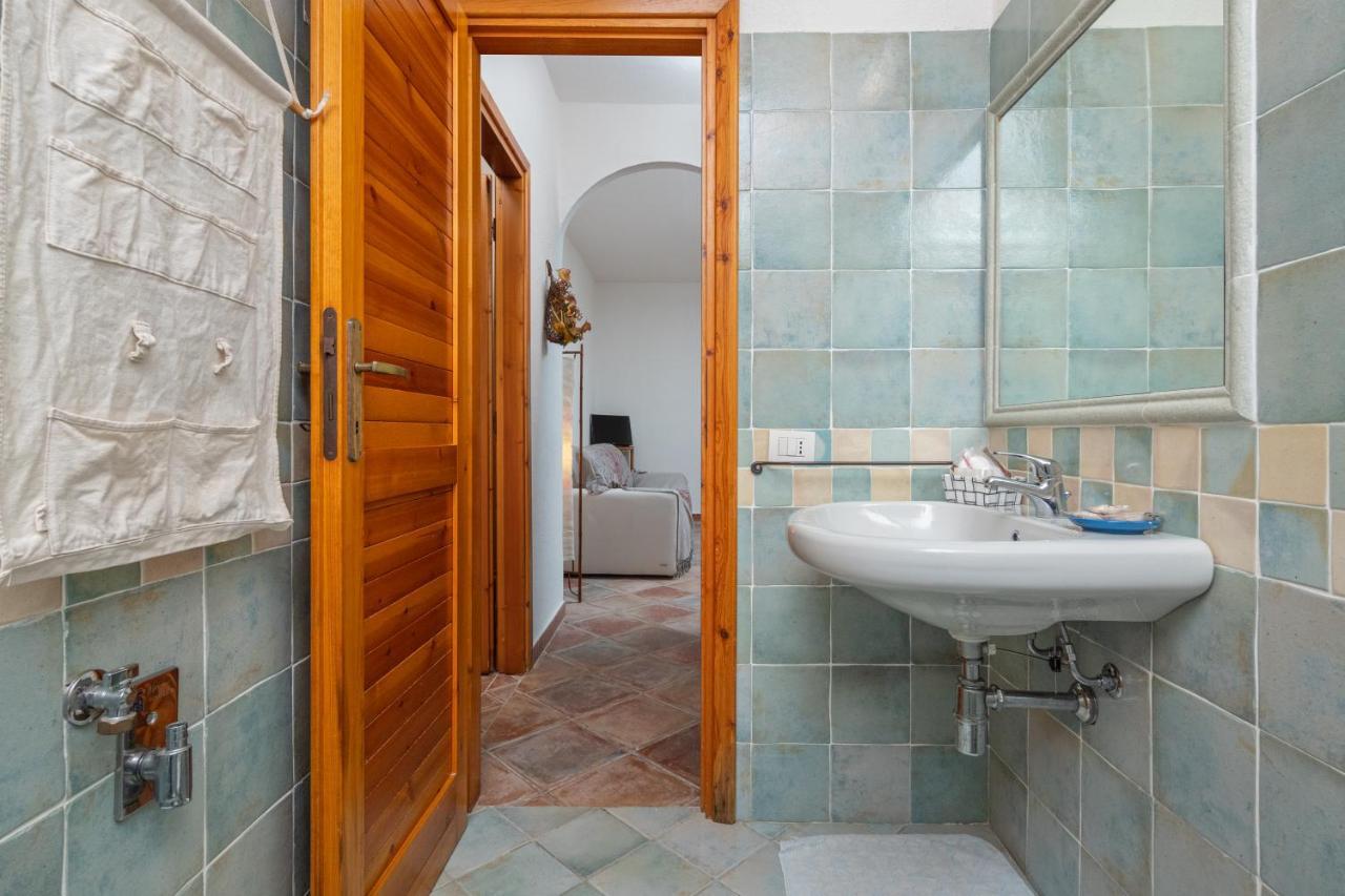 Holiday House Li Piri San Teodoro  Exterior photo