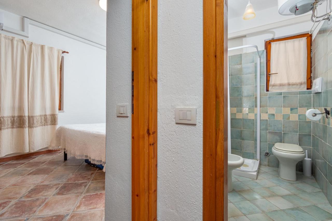 Holiday House Li Piri San Teodoro  Exterior photo